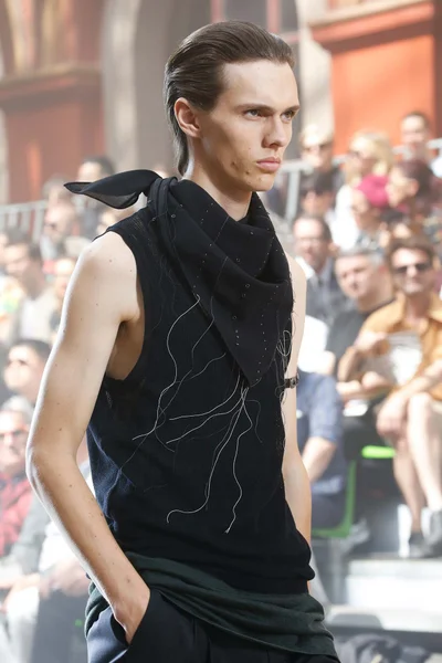 Look 79